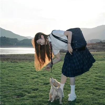 流水迢迢